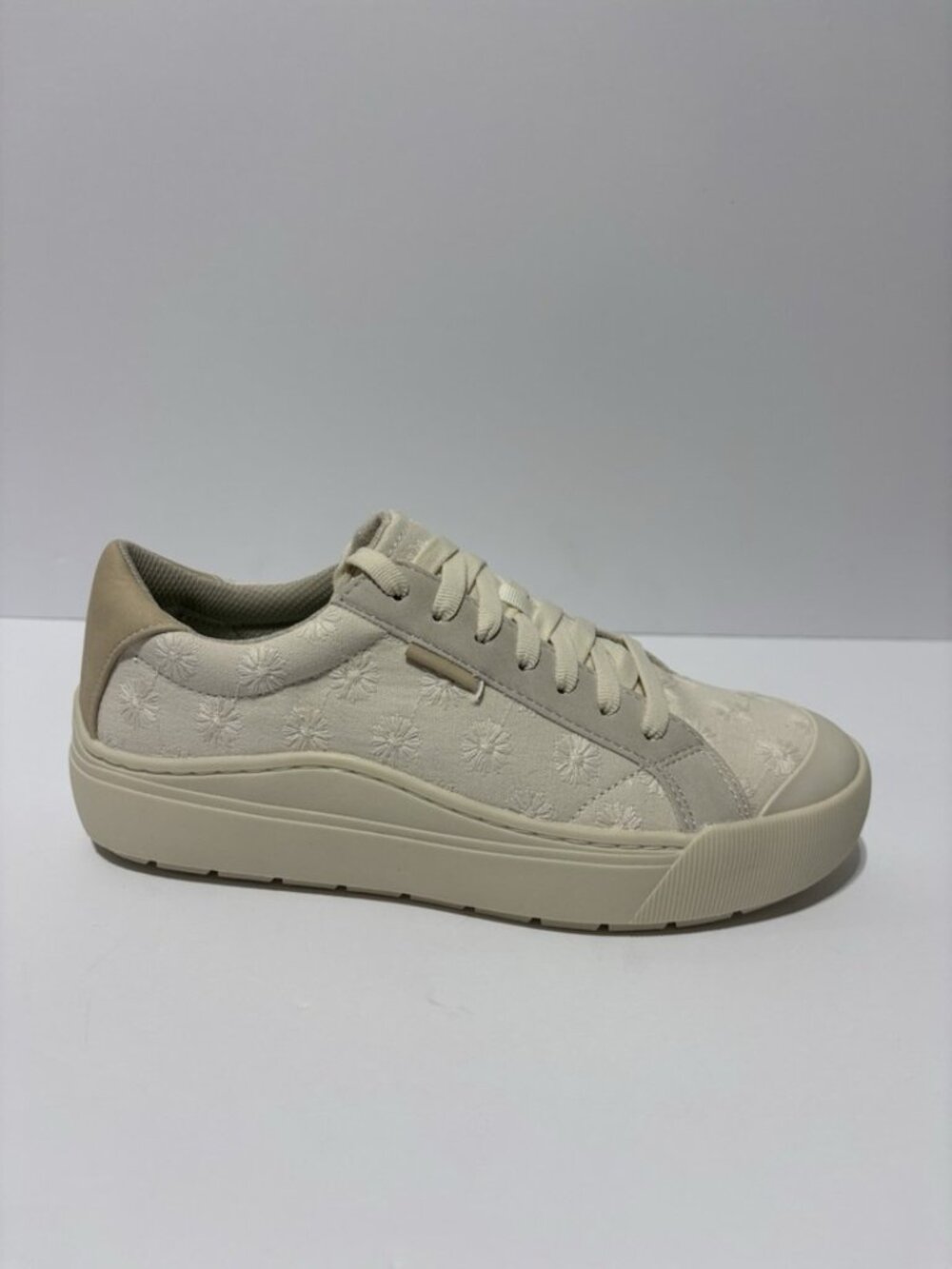Dr. Scholl’s Women’s Time Off Sneakers Off White, Size 8.5 M